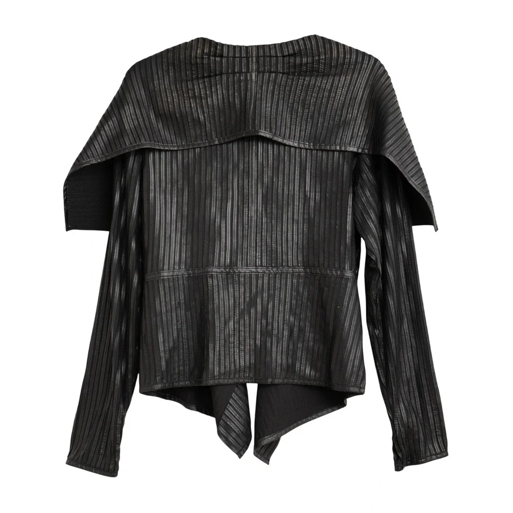 Red Saks Fifth Avenue sophisticated black